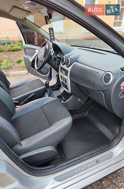 Внедорожник / Кроссовер Dacia Sandero StepWay 2012 в 