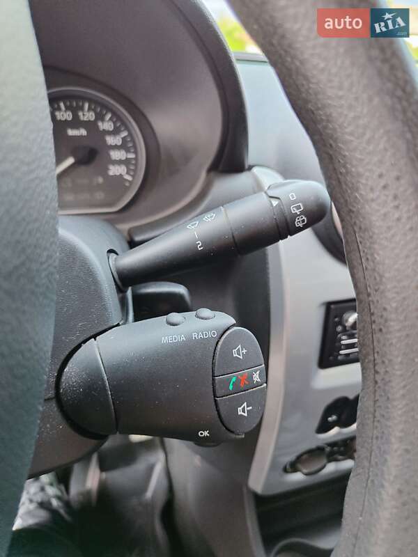Внедорожник / Кроссовер Dacia Sandero StepWay 2012 в Кролевце