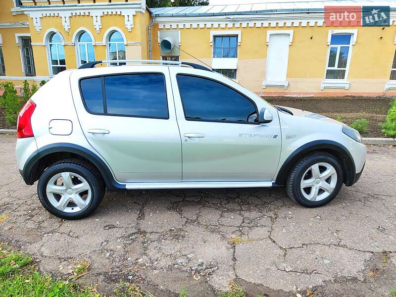 Внедорожник / Кроссовер Dacia Sandero StepWay 2012 в Кролевце