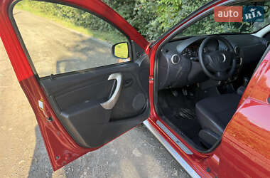 Внедорожник / Кроссовер Dacia Sandero StepWay 2011 в 
