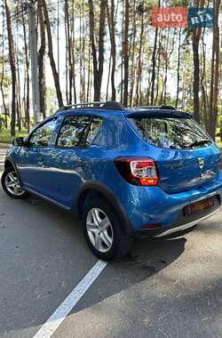 Внедорожник / Кроссовер Dacia Sandero StepWay 2016 в 