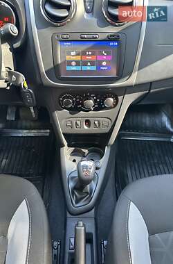 Внедорожник / Кроссовер Dacia Sandero StepWay 2016 в 