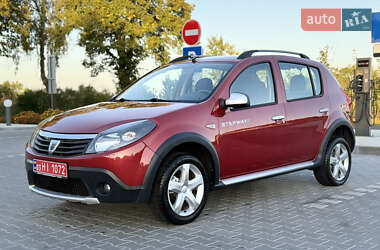 Внедорожник / Кроссовер Dacia Sandero StepWay 2011 в 