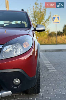 Внедорожник / Кроссовер Dacia Sandero StepWay 2011 в 