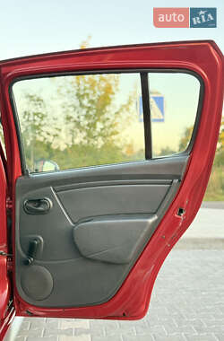 Внедорожник / Кроссовер Dacia Sandero StepWay 2011 в 