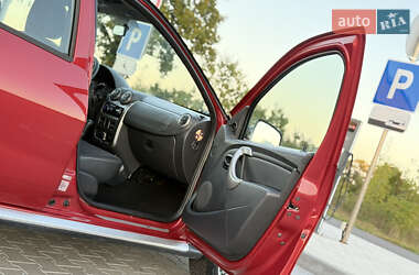 Внедорожник / Кроссовер Dacia Sandero StepWay 2011 в 