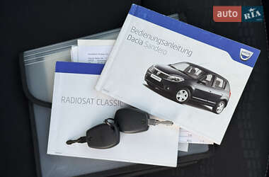 Внедорожник / Кроссовер Dacia Sandero StepWay 2011 в 