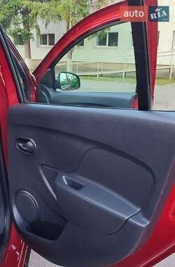 Внедорожник / Кроссовер Dacia Sandero StepWay 2013 в 