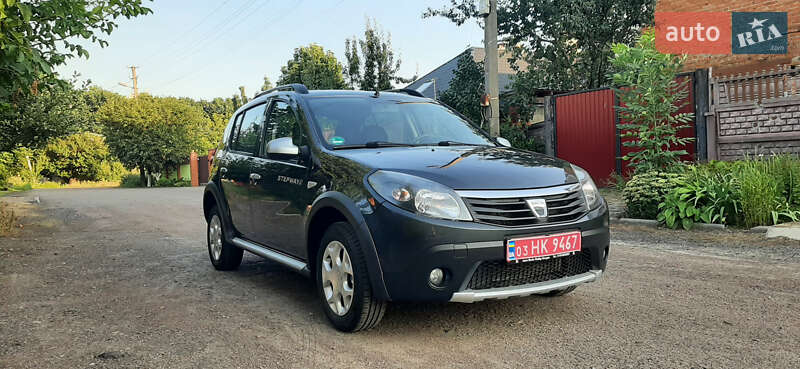 Внедорожник / Кроссовер Dacia Sandero StepWay 2012 в Чернигове