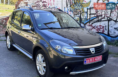 Внедорожник / Кроссовер Dacia Sandero StepWay 2010 в 