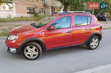 Внедорожник / Кроссовер Dacia Sandero StepWay 2014 в 