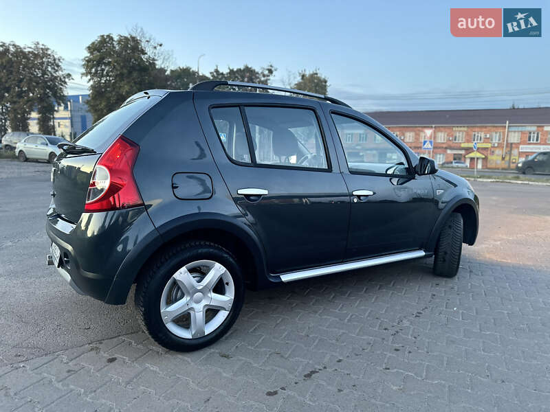 Внедорожник / Кроссовер Dacia Sandero StepWay 2011 в Сумах