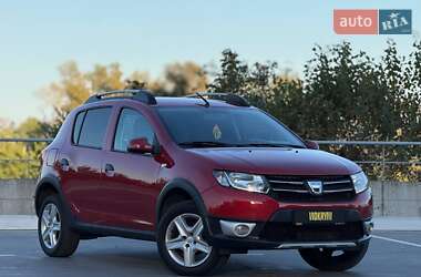 Внедорожник / Кроссовер Dacia Sandero StepWay 2014 в 