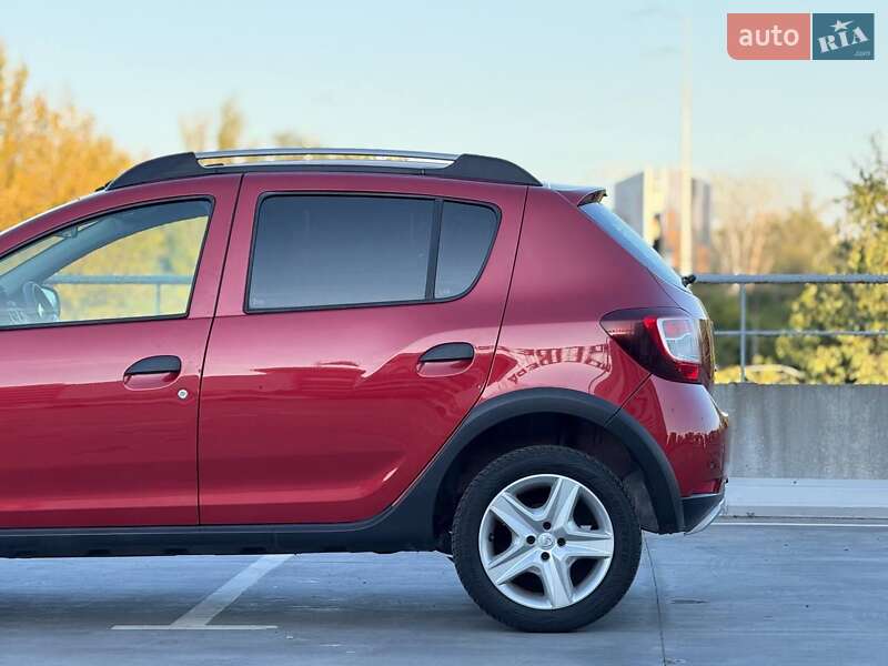 Позашляховик / Кросовер Dacia Sandero StepWay 2014 в Києві