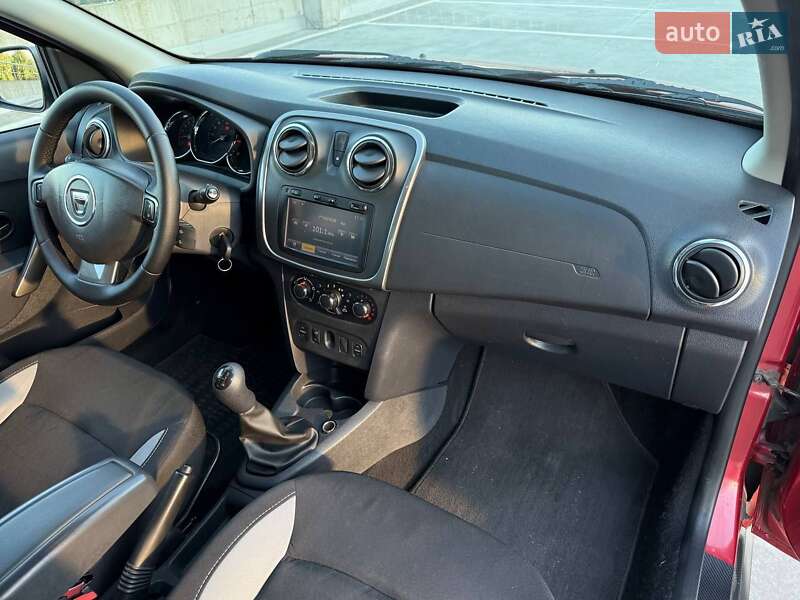 Позашляховик / Кросовер Dacia Sandero StepWay 2014 в Києві