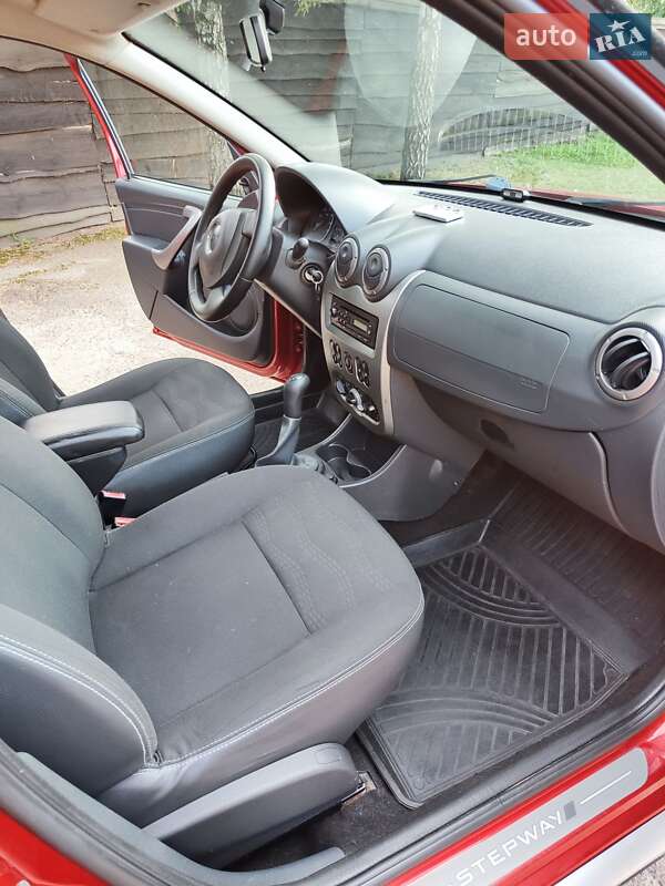Внедорожник / Кроссовер Dacia Sandero StepWay 2011 в Глухове