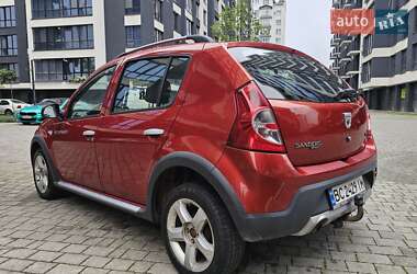 Позашляховик / Кросовер Dacia Sandero StepWay 2010 в  фото 3 Позашляховик / Кросовер Dacia Sandero StepWay 2010 в