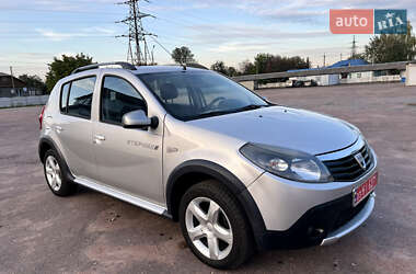 Внедорожник / Кроссовер Dacia Sandero StepWay 2011 в 