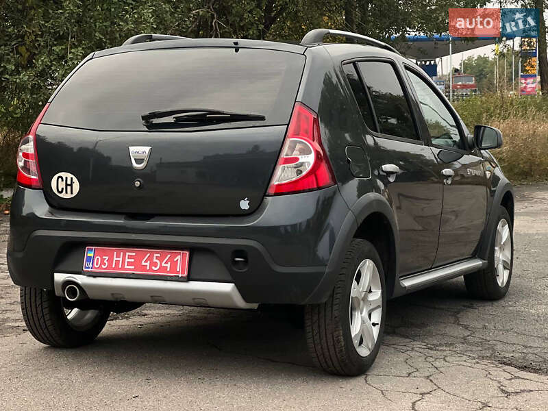 Внедорожник / Кроссовер Dacia Sandero StepWay 2011 в Гадяче