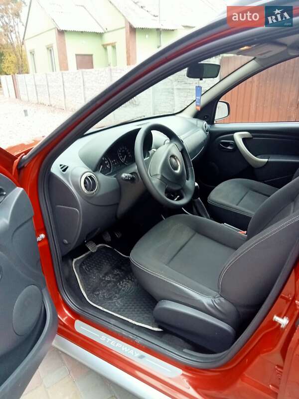 Внедорожник / Кроссовер Dacia Sandero StepWay 2010 в Каменском