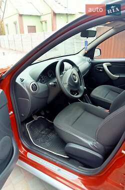 Позашляховик / Кросовер Dacia Sandero StepWay 2010 в  фото 10 Позашляховик / Кросовер Dacia Sandero StepWay 2010 в