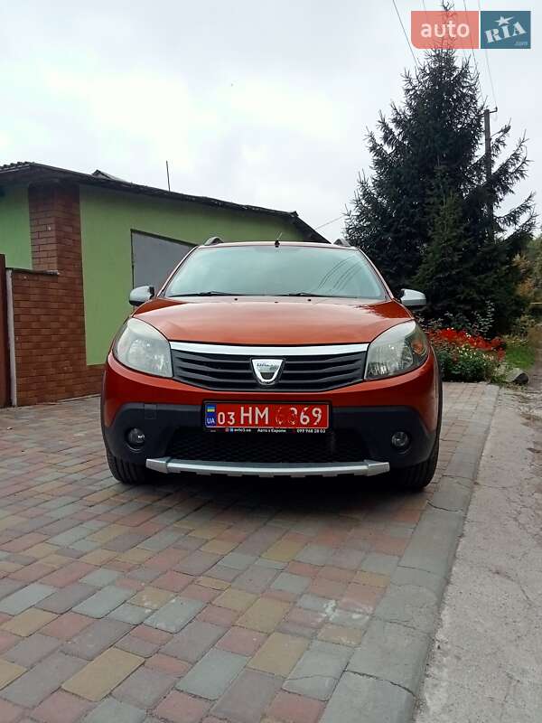 Внедорожник / Кроссовер Dacia Sandero StepWay 2010 в Каменском