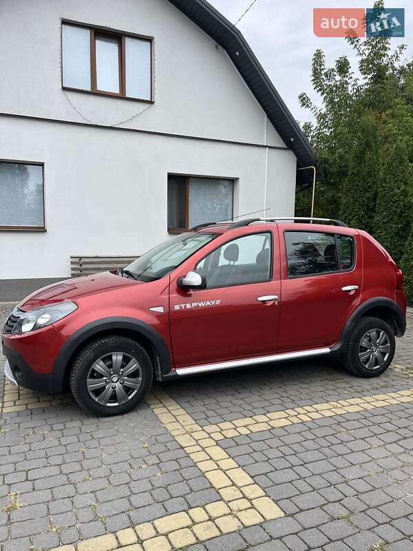 Внедорожник / Кроссовер Dacia Sandero StepWay 2012 в Виннице