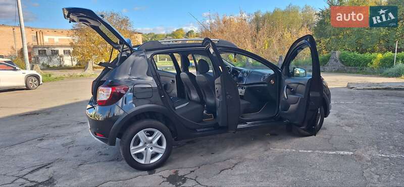 Позашляховик / Кросовер Dacia Sandero StepWay 2013 в Новоархангельську