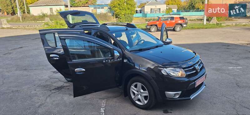 Позашляховик / Кросовер Dacia Sandero StepWay 2013 в Новоархангельську