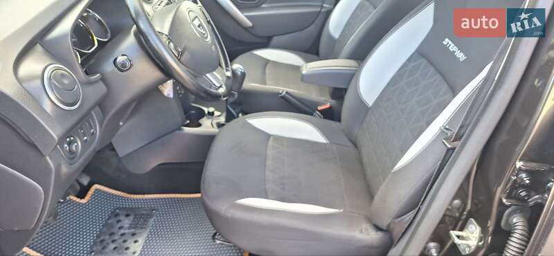 Позашляховик / Кросовер Dacia Sandero StepWay 2013 в Новоархангельську