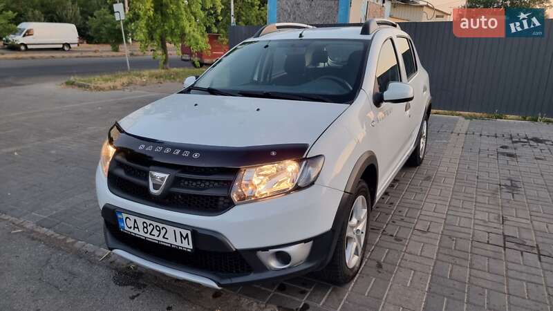 Внедорожник / Кроссовер Dacia Sandero StepWay 2015 в Кропивницком