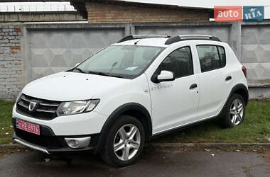 Позашляховик / Кросовер Dacia Sandero StepWay 2015 в Нововолинську
