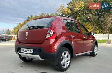 Позашляховик / Кросовер Dacia Sandero StepWay 2012 в 