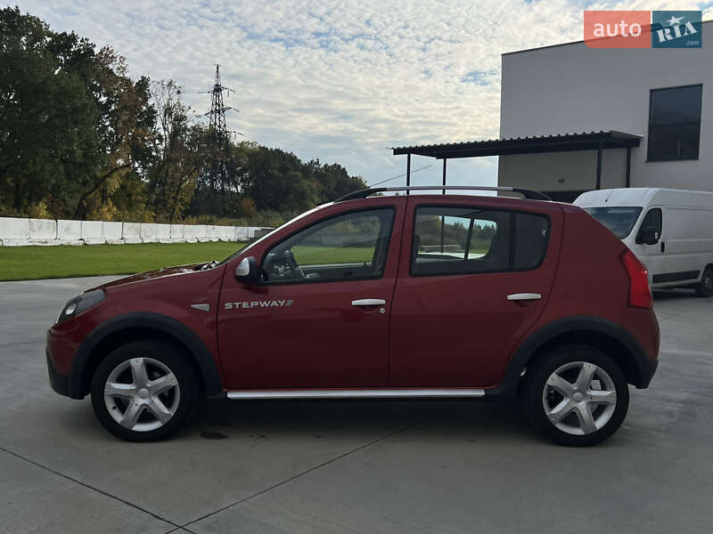 Внедорожник / Кроссовер Dacia Sandero StepWay 2012 в Луцке