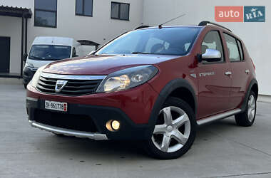 Позашляховик / Кросовер Dacia Sandero StepWay 2012 в 