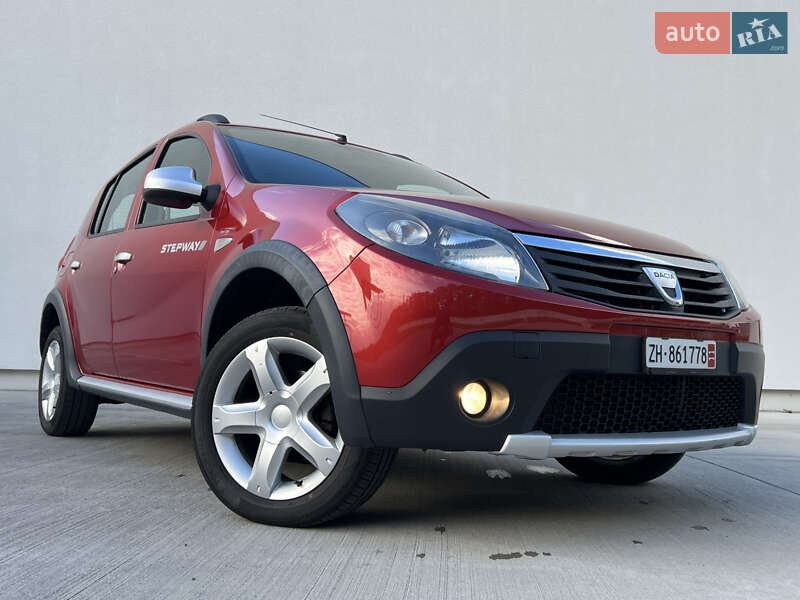 Внедорожник / Кроссовер Dacia Sandero StepWay 2012 в Луцке