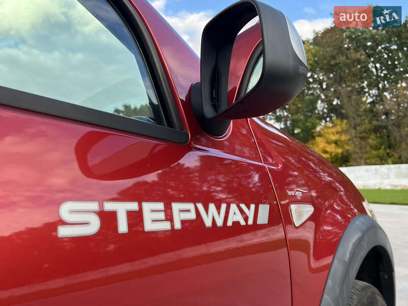 Внедорожник / Кроссовер Dacia Sandero StepWay 2012 в Луцке