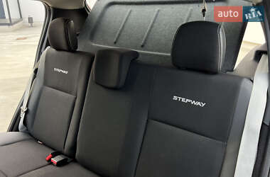 Позашляховик / Кросовер Dacia Sandero StepWay 2012 в 
