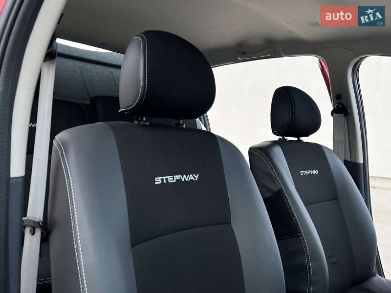 Внедорожник / Кроссовер Dacia Sandero StepWay 2012 в Луцке