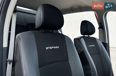 Позашляховик / Кросовер Dacia Sandero StepWay 2012 в 