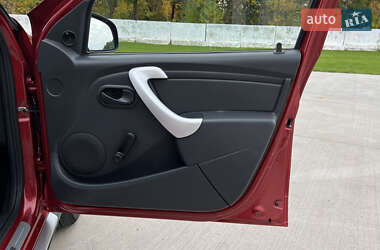 Позашляховик / Кросовер Dacia Sandero StepWay 2012 в 