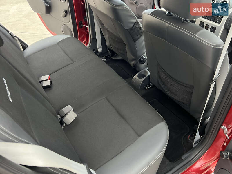 Внедорожник / Кроссовер Dacia Sandero StepWay 2012 в Луцке