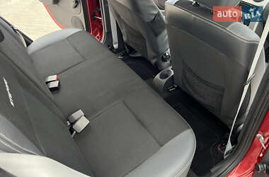 Позашляховик / Кросовер Dacia Sandero StepWay 2012 в 