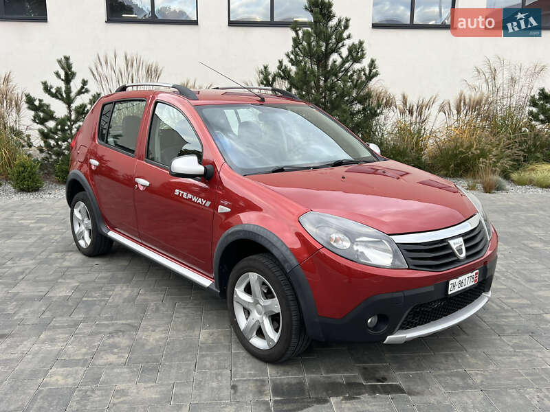 Внедорожник / Кроссовер Dacia Sandero StepWay 2012 в Луцке