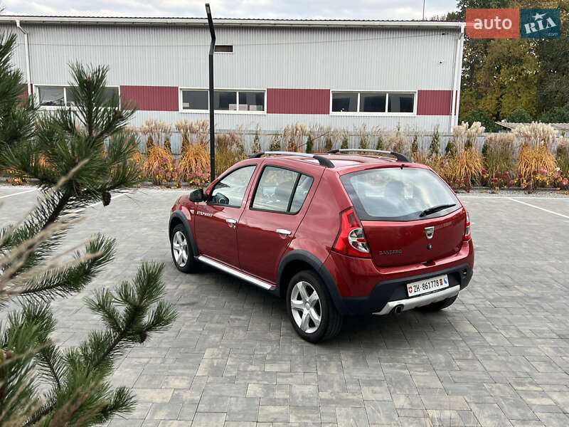 Внедорожник / Кроссовер Dacia Sandero StepWay 2012 в Луцке