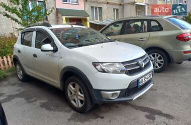 Внедорожник / Кроссовер Dacia Sandero StepWay 2015 в Чернигове