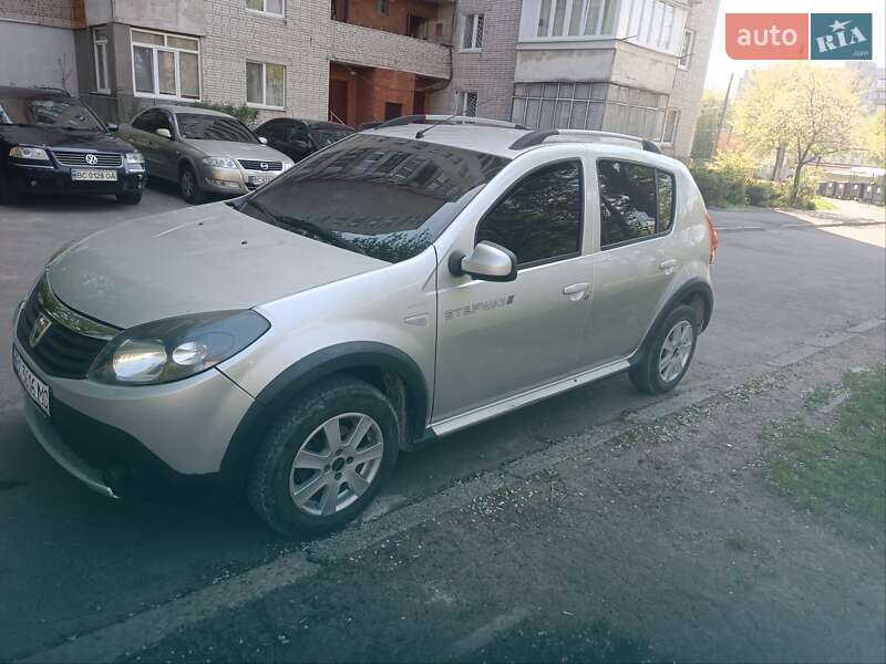 Внедорожник / Кроссовер Dacia Sandero StepWay 2012 в Львове фото 3 Внедорожник / Кроссовер Dacia Sandero StepWay 2012 в Львове