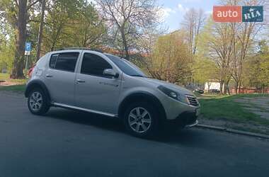 Внедорожник / Кроссовер Dacia Sandero StepWay 2012 в Львове