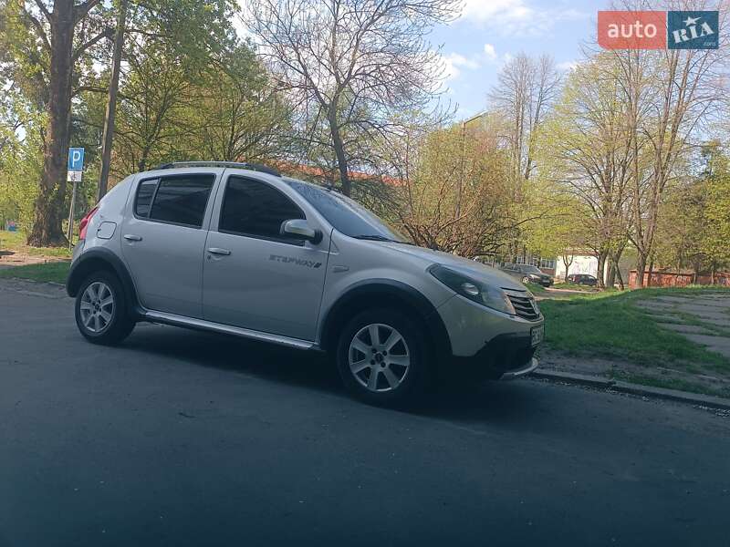Внедорожник / Кроссовер Dacia Sandero StepWay 2012 в Львове фото Внедорожник / Кроссовер Dacia Sandero StepWay 2012 в Львове