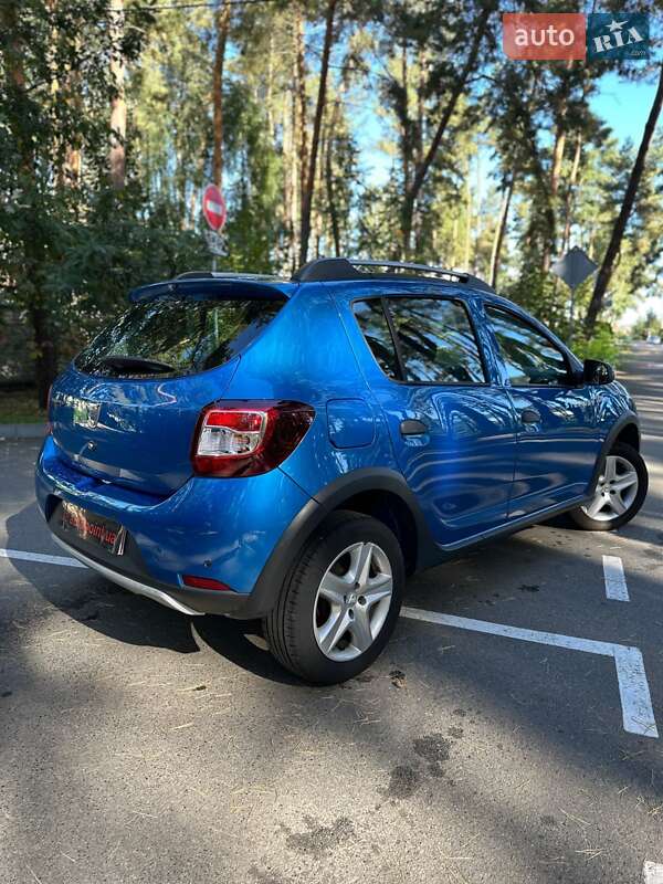 Внедорожник / Кроссовер Dacia Sandero StepWay 2016 в Белогородке